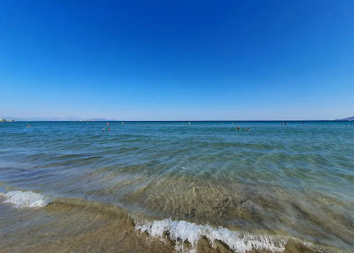 Artemis Bay Apartments Near Sea And Airport